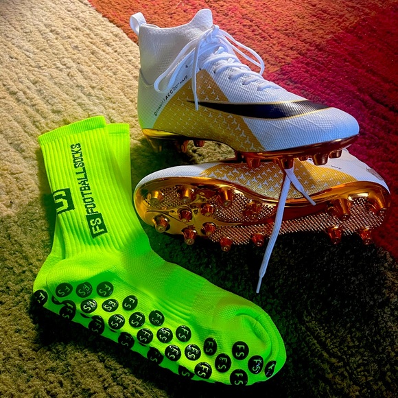 Soccer shoes - Picture 1 of 1